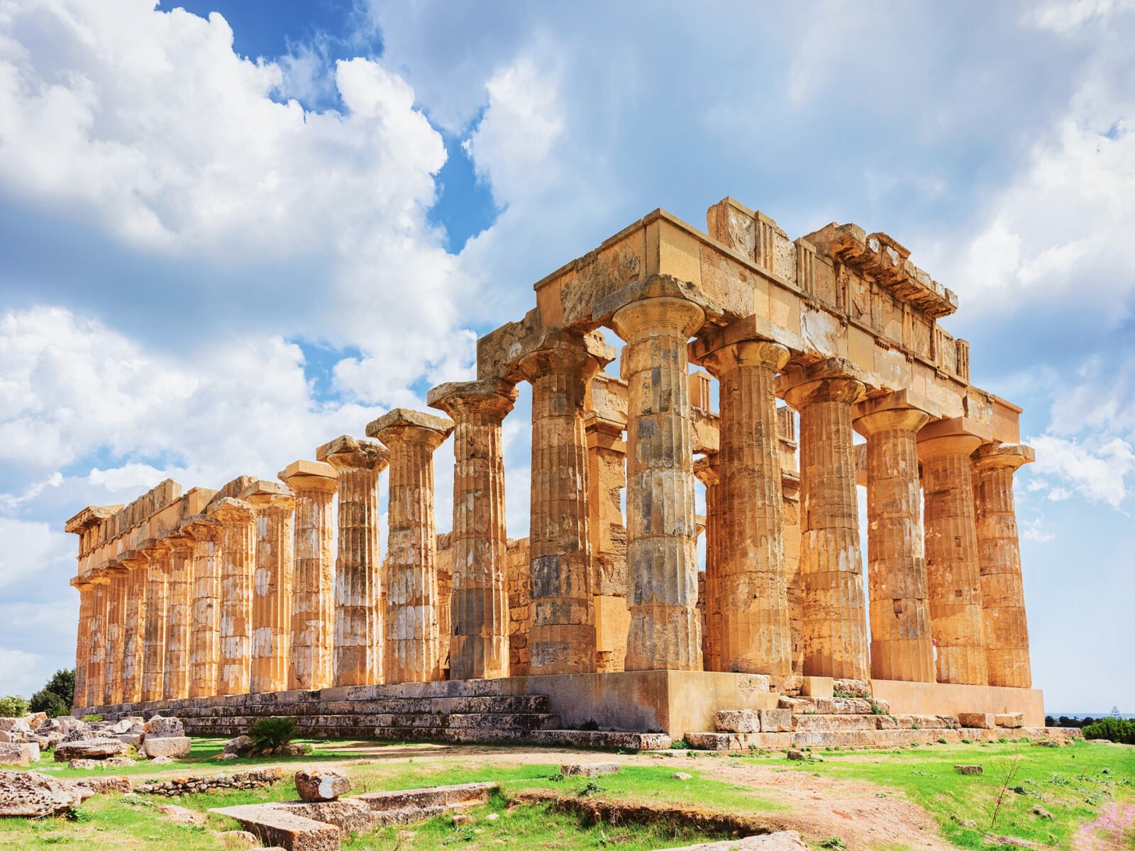 doric temple hera selinunte sicily italy